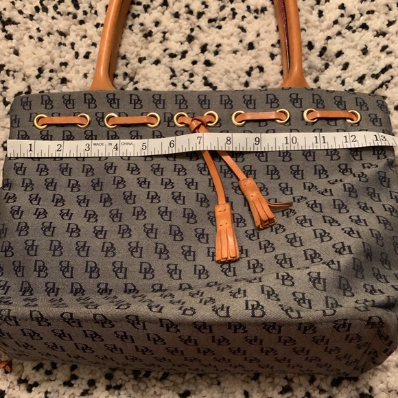 Dooney & Bourke small tote. EUC. Navy and brown. - Picture 1 of 8